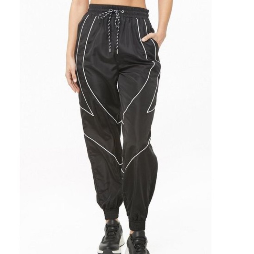 Black pants size small - Picture 4 of 4